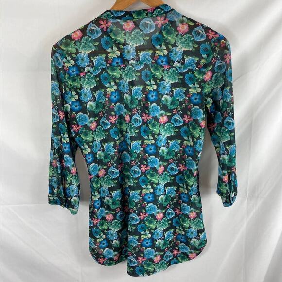 Love Potion Floral Button front Shirt Size Small - Picture 3 of 3